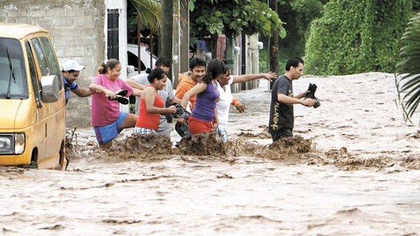 Cinco millones de mexicanos en riesgo por huracanes