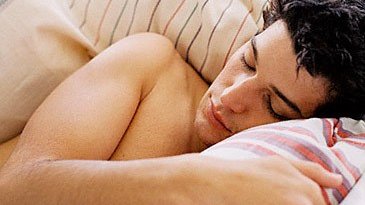5 beneficios de dormir desnudo