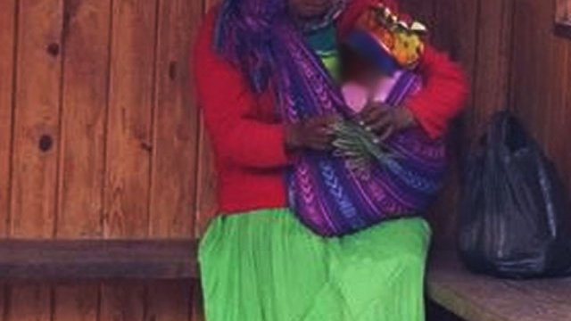 Le roban con engaños su bebé a una madre tarahumara