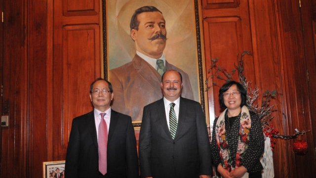 Recibe gobernador al embajador de China en México