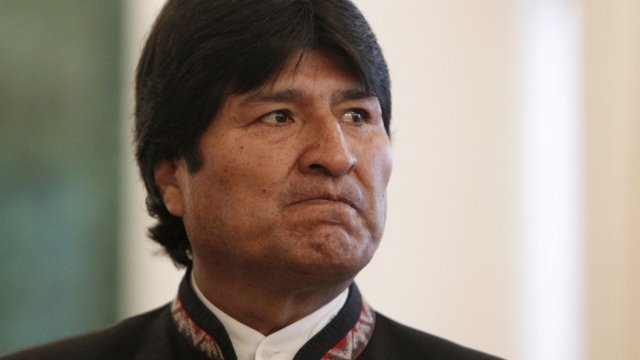 España se disculpa con Bolivia por incidente aéreo de Morales