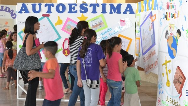 Participan 700 niños y niñas de centros comunitarios con dibujos en concurso de valores