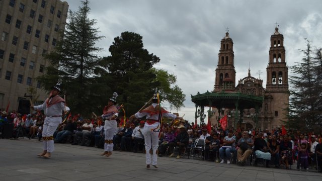 Realizan manifestación cultural en Plaza de Armas en apoyo a antorchistas del EdoMex