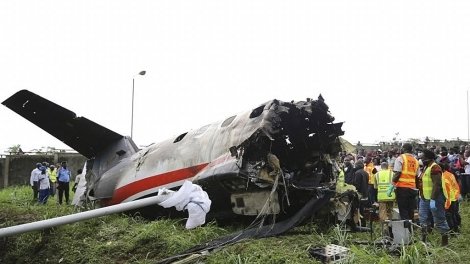 Accidente de avión causa al menos 13 muertos Lagos, Nigeria