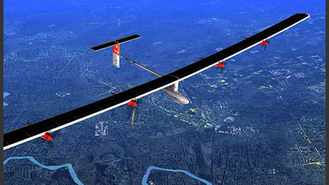 Avión solar aterrizó en Omán, primera etapa de su vuelta al mundo