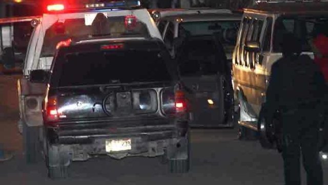 Encuentran cuerpo dentro de una camioneta robada, en Juárez