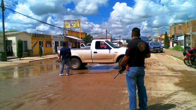 Balaceras, bloqueos viales y hasta muertos en La Junta, reportan