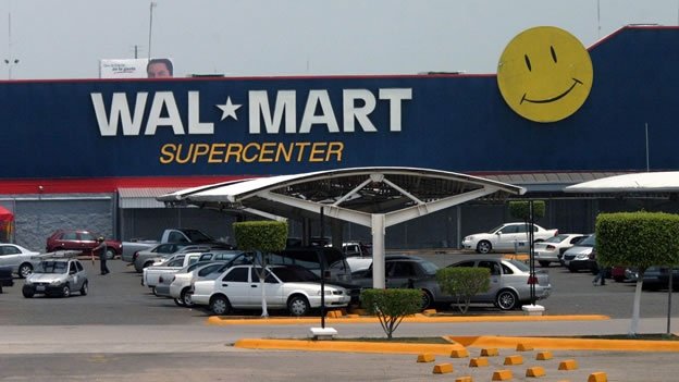 Demandarán a Walmart por dar sobornos en México