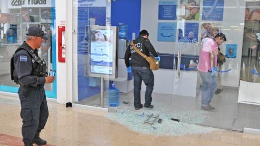 Pánico por asalto a balazos en Fashion Mall de Chihuahua 