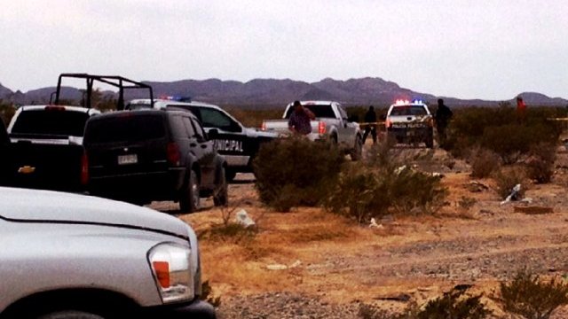 Encuentran a mujer asesinada en una brecha, en Juárez