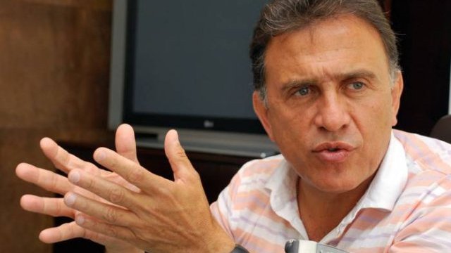 Manuel Espino denunciará a Yunes Linares por desvío de mil 200 mdp