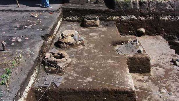 Hallan 12 tumbas de mil años de antigüedad