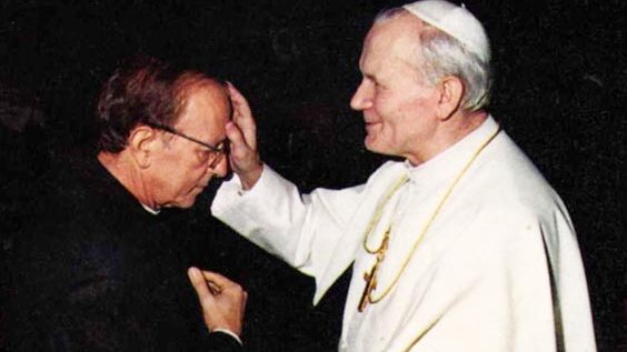 Tras consultar con Dios, el Papa proclamó santos a Juan Pablo II y a Juan XXIII