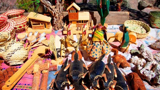 Suspenden compra de artesanías a indígenas de Chihuahua