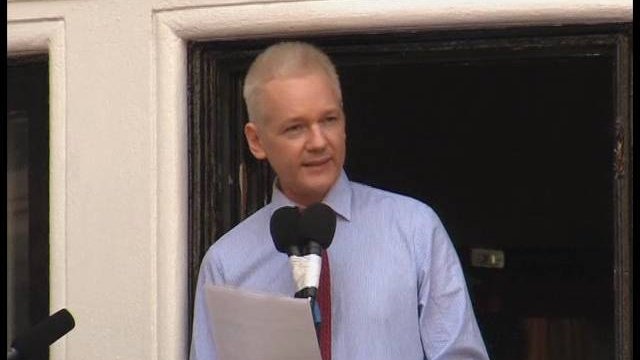 Assange pide a Obama que renuncie a la “caza de brujas” contra Wikileaks