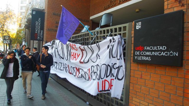 Universidad chilena acepta lenguaje inclusivo con “todes” y “nosotres