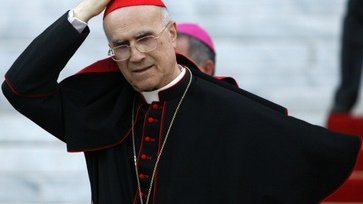 Ex número dos del Vaticano devolverá dinero tras acusación de corrupción