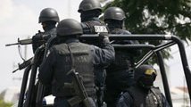 Cesan a 17 policías por protección a “El Diego”