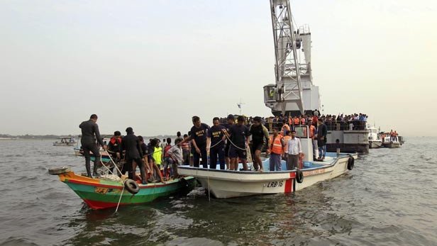 Se hunde ferry en Bangladesh; hay 50 desaparecidos