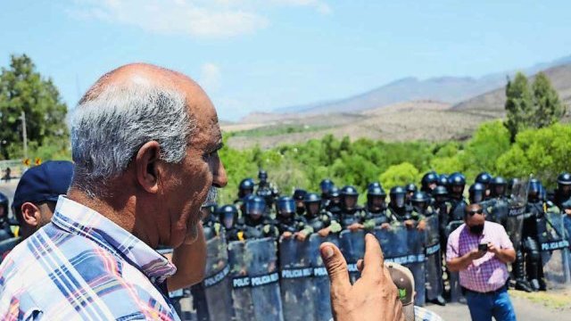 Gobierno de AMLO le adjudica delitos en 7 carpetas a líder de productores preso