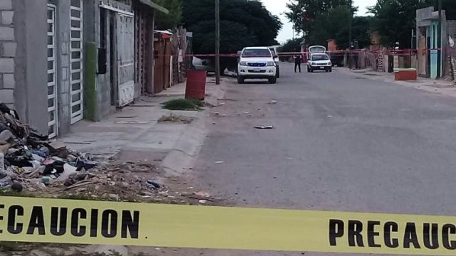 Irrumpen pistoleros en vivienda y matan a un hombre, en Juárez