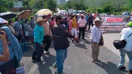 Campesinos de Morelos demandan fertilizante prometido por AMLO