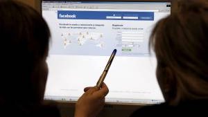 Facebook empieza a vender regalos en su red social en busca de ingresos