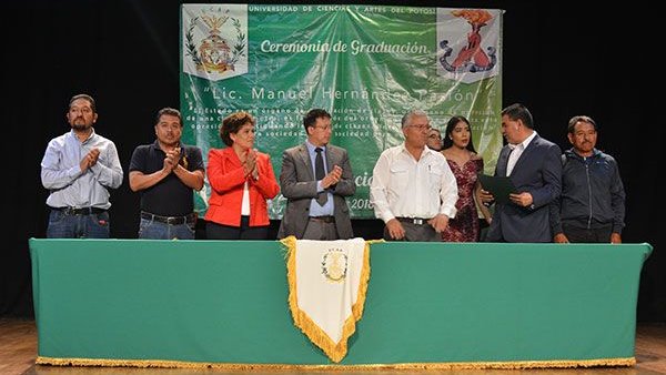 La Universidad de Ciencias y Artes del Potosí celebra acto de clausura