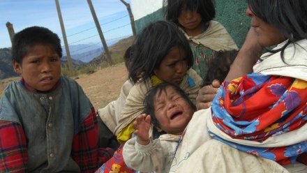 Siguen muriendo por hambre, niños indígenas en Chihuahua