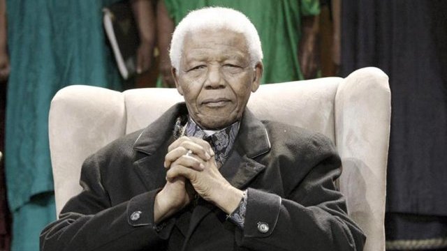 Sudáfrica: Mandela responde a tratamiento