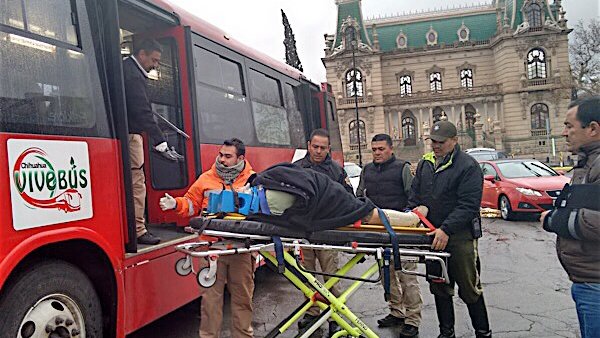Otro choque con el Vivebús en la Bolívar: cinco lesionados