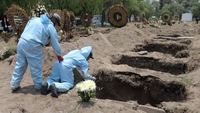 México está entre los países con niveles más altos de exceso de mortalidad durante la pandemia por COVID