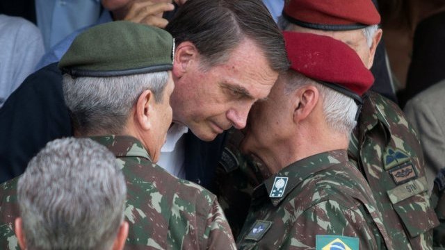 Militares y evangelistas: los poderes que sostienen al nuevo gobierno de Brasil