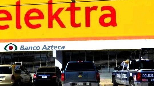 Se llevan 500 mil pesos en asalto a Banco Azteca