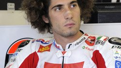 Fallece Marco Simoncelli en un trágico accidente en la carrera de MotoGP