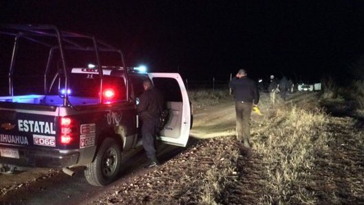 Encuentran tres ejecutados en una brecha por la carretera a Juárez