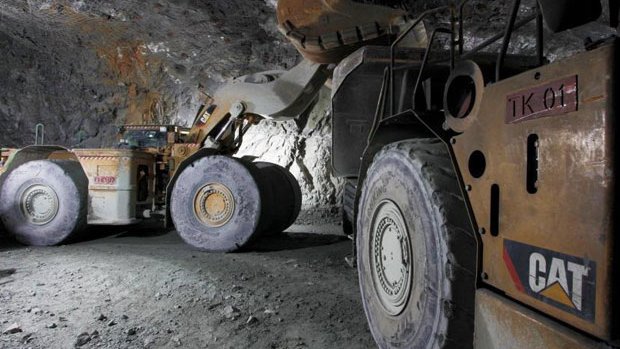 Hasta un mes podría durar rescate de minero: Duarte