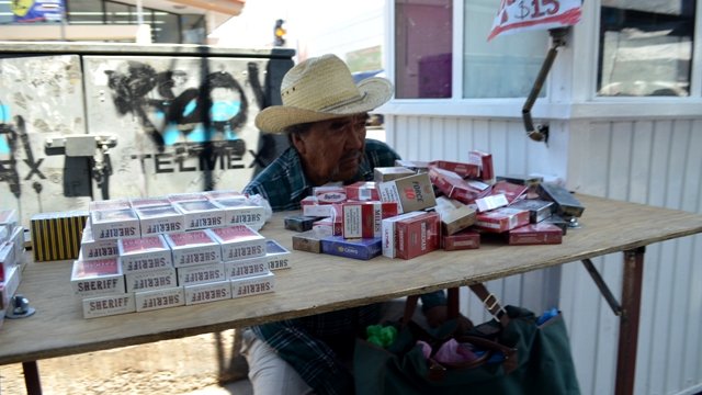 Llega a Chihuahua el comercio informal de cigarro pirata